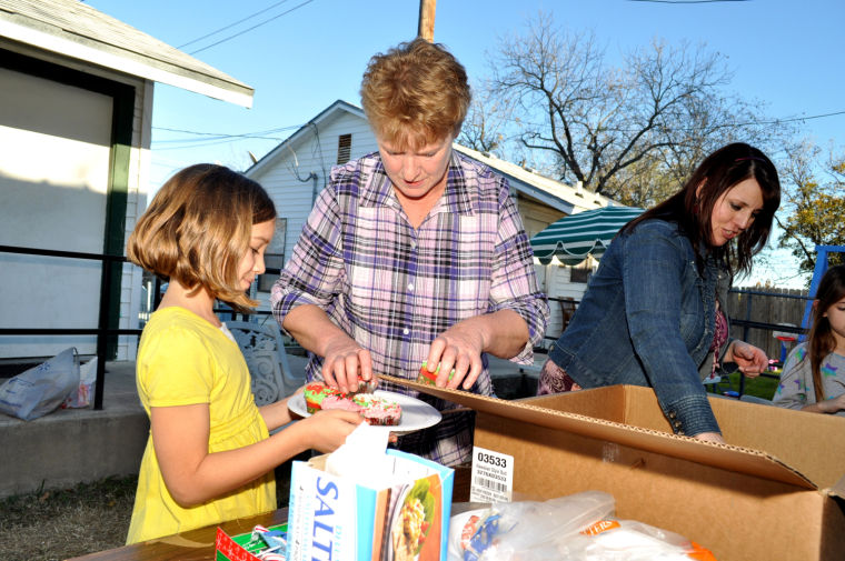 Cove kids serve homeless
